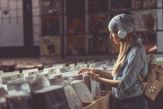 Prodeje vinylových desek v Česku zaznamenaly loni velký meziroční nárůst,  nebývalý zájem o ně je po celém světě | foto: Shutterstock