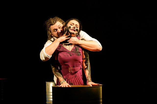 Státní opera  |  Otello: Denys Pivnickij  (Otello),  Olga Busuioc  (Desdemona) | foto: Serghei Gherciu,  Národní divadlo Praha