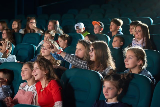 Děti v kině  (ilustrační foto) | foto: Shutterstock