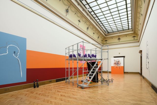 Shifted Realities,  pohled do instalace,  Paul Maheke,  YOU & I  (2022) | foto: Ondřej Polák,  Galerie Rudolfinum