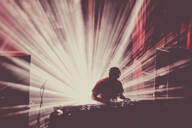 DJ  (ilustrační foto) | foto: Christian Bertrand,  Shutterstock