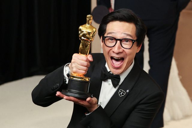 Ke Huy Quan,  nejlepší herec ve vedlejší roli  (za snímek Všechno,  všude,  najednou) | foto: Reuters