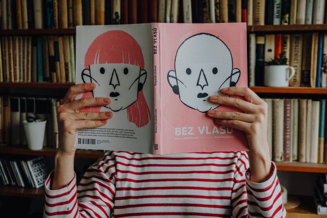 Obálka komiksové knihy Bez vlasů | foto: Nakladatelství Paseka